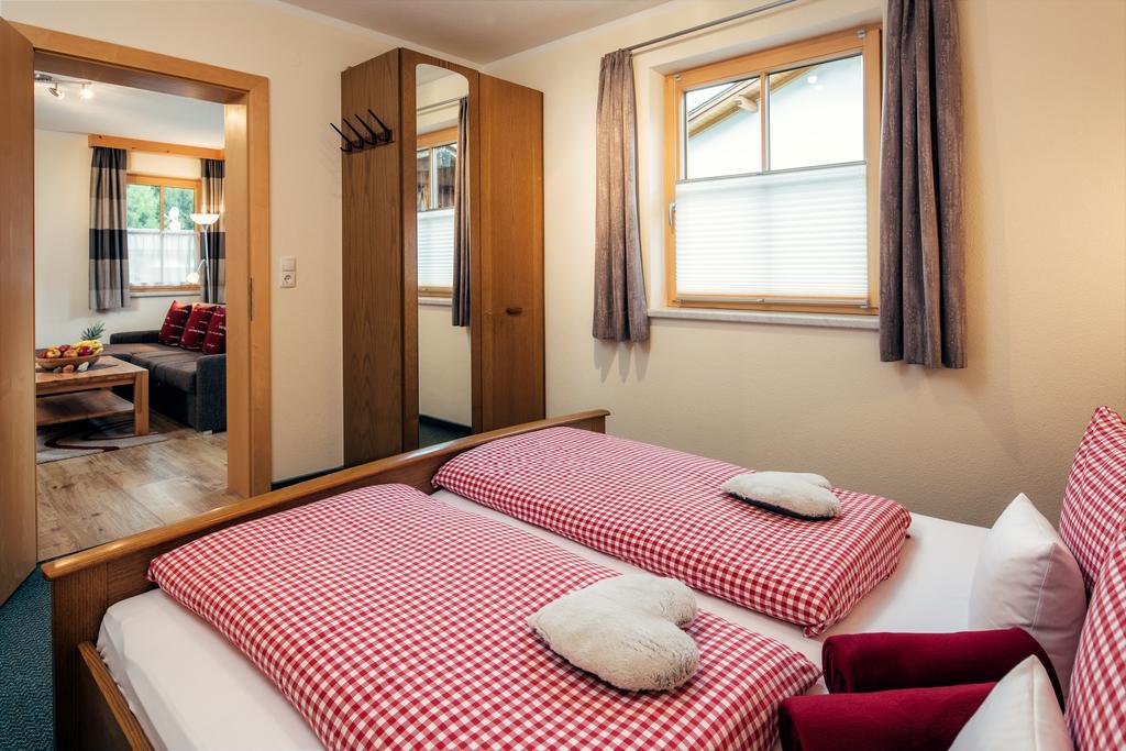 Haus Waldblick Pfunds Apartman Kültér fotó